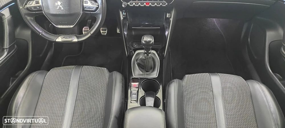 Peugeot 2008 1.2 PureTech GT - 37