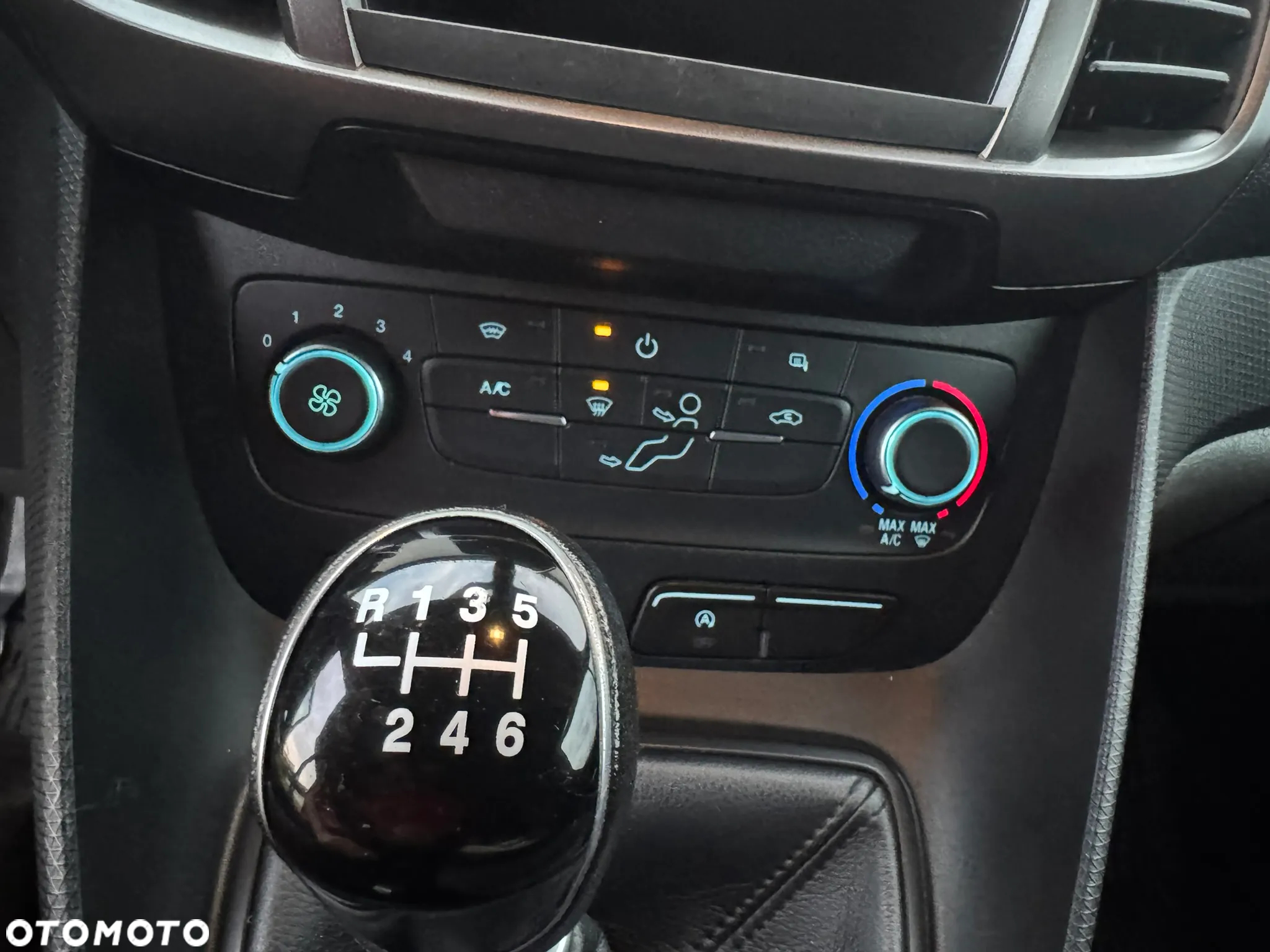 Ford transit connect - 12