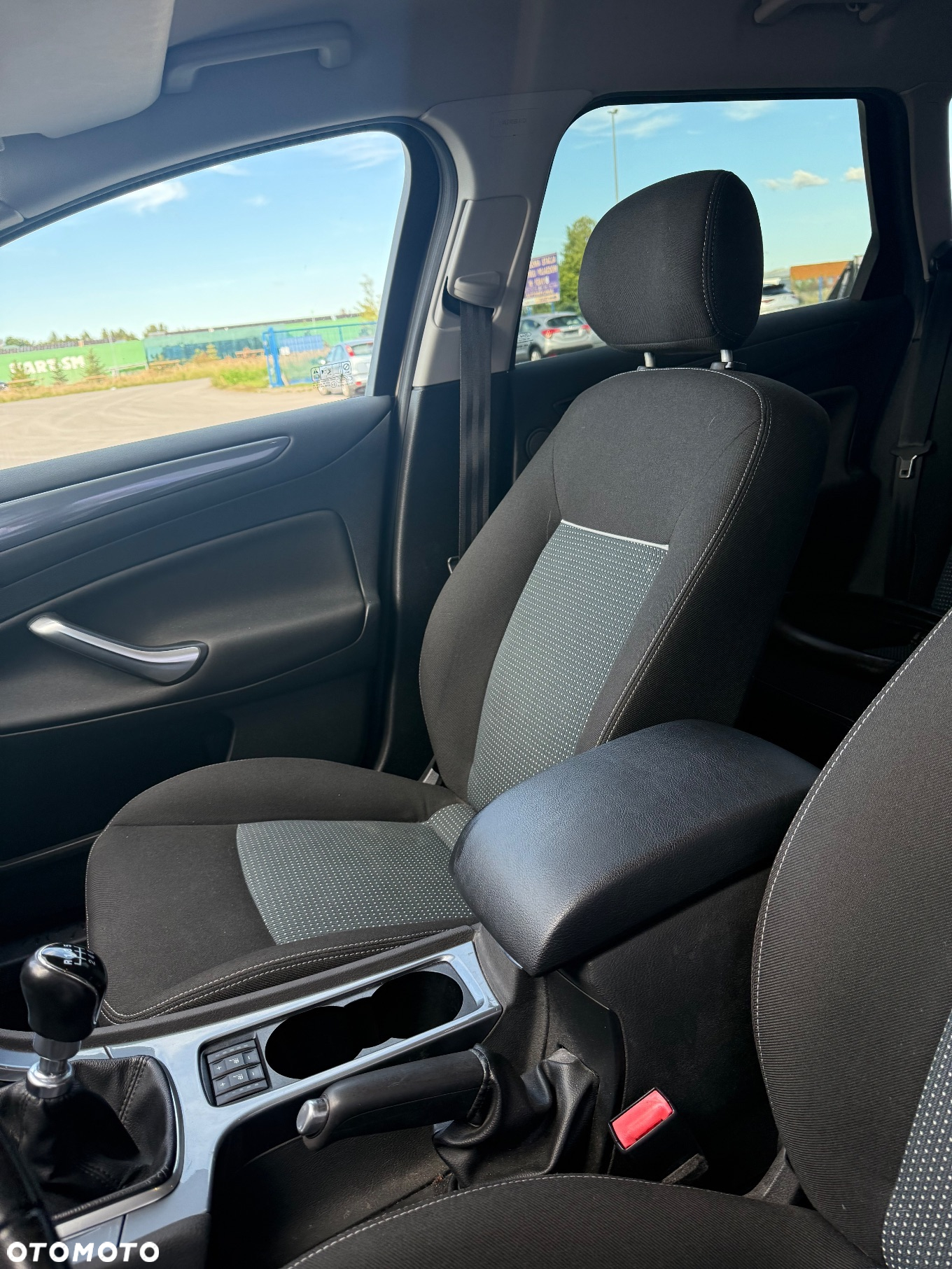 Ford Mondeo 1.6 T Ambiente - 32