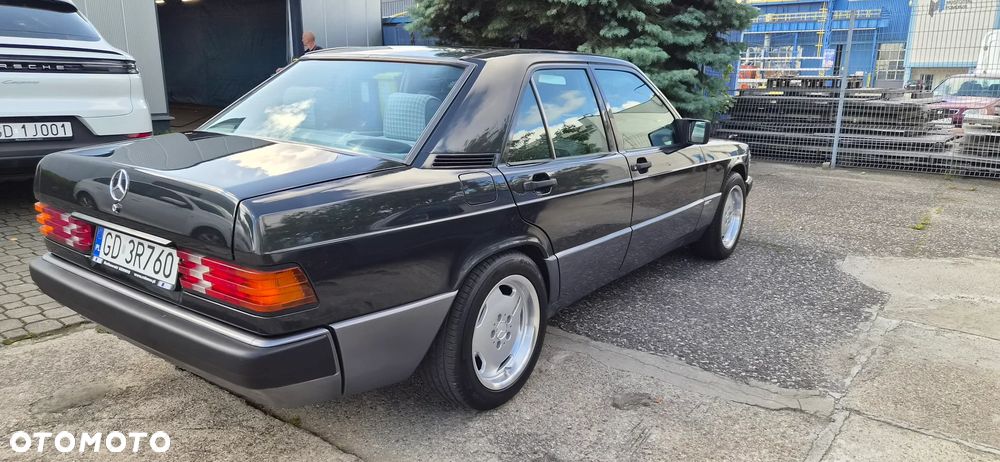 Mercedes-Benz W201 (190) - 4