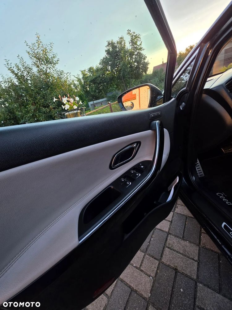 Kia Ceed 1.6 CRDi L Business Line DCT - 12