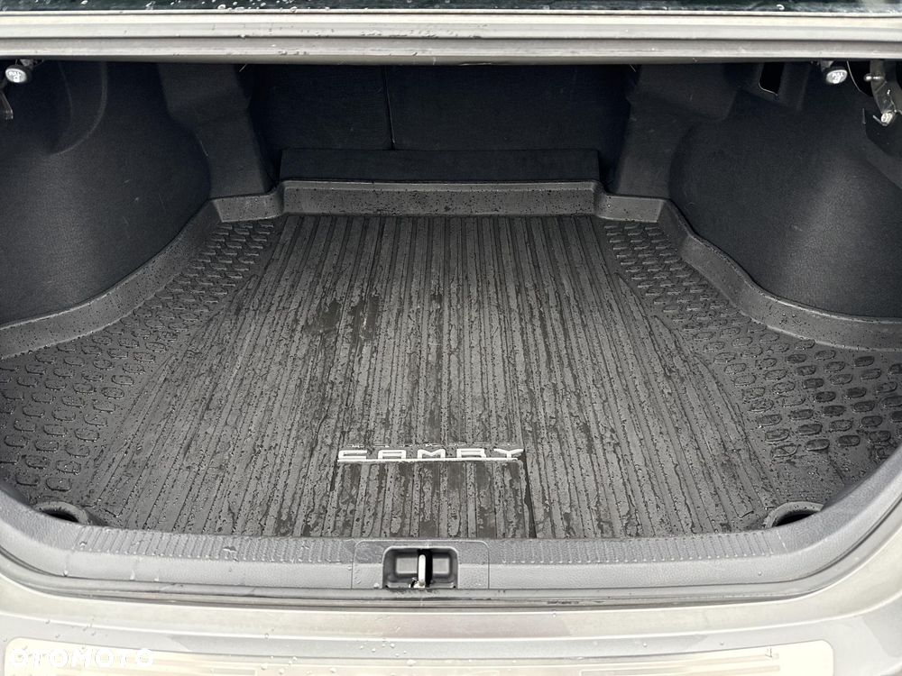 Toyota Camry 2.5 Hybrid Prestige CVT - 26