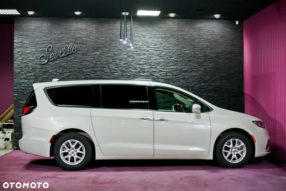 Chrysler Pacifica - 4