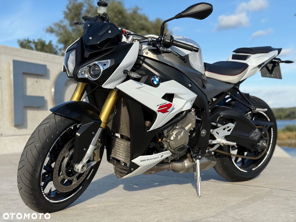 BMW S - 19