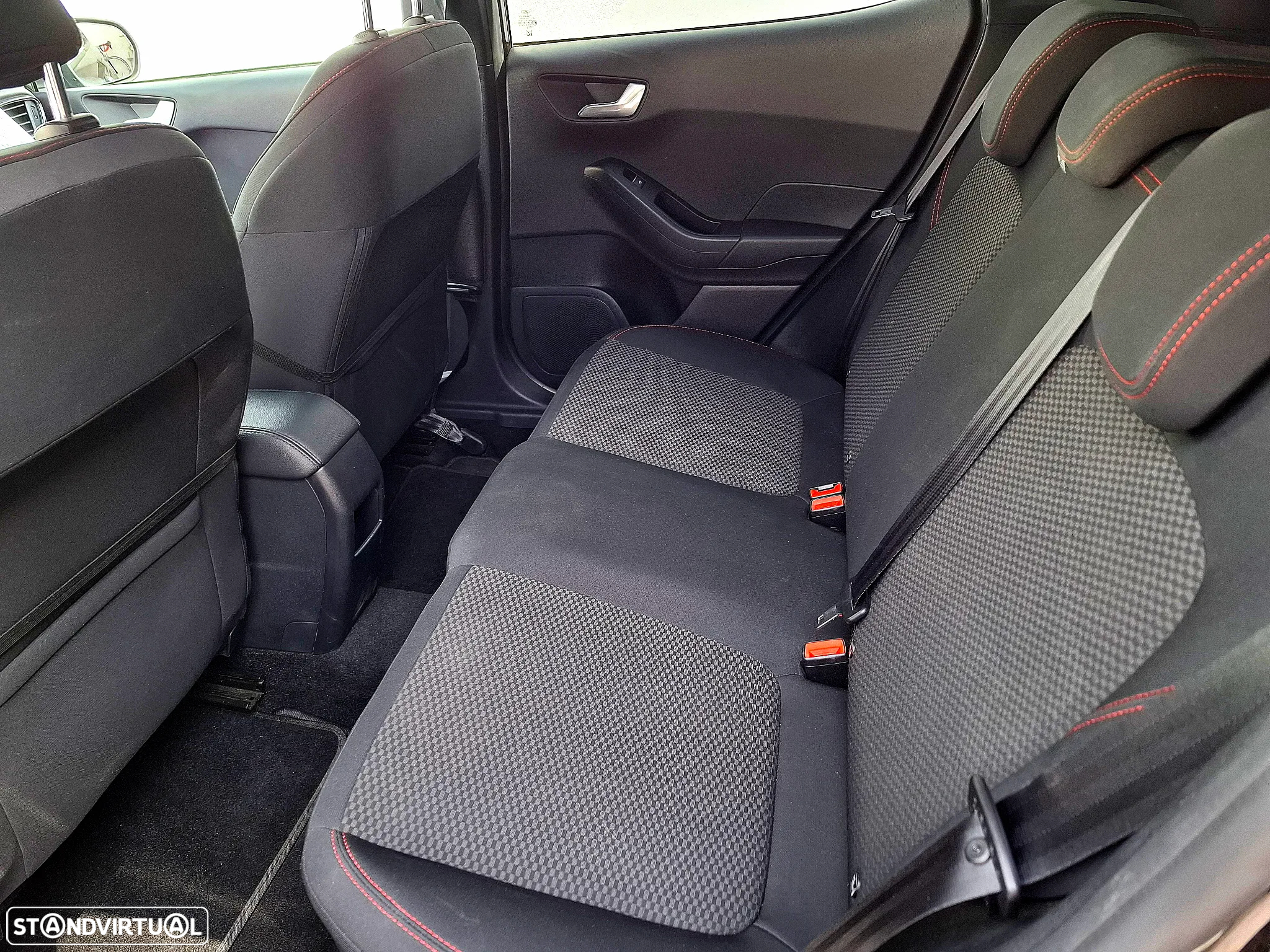 Ford Fiesta - 10