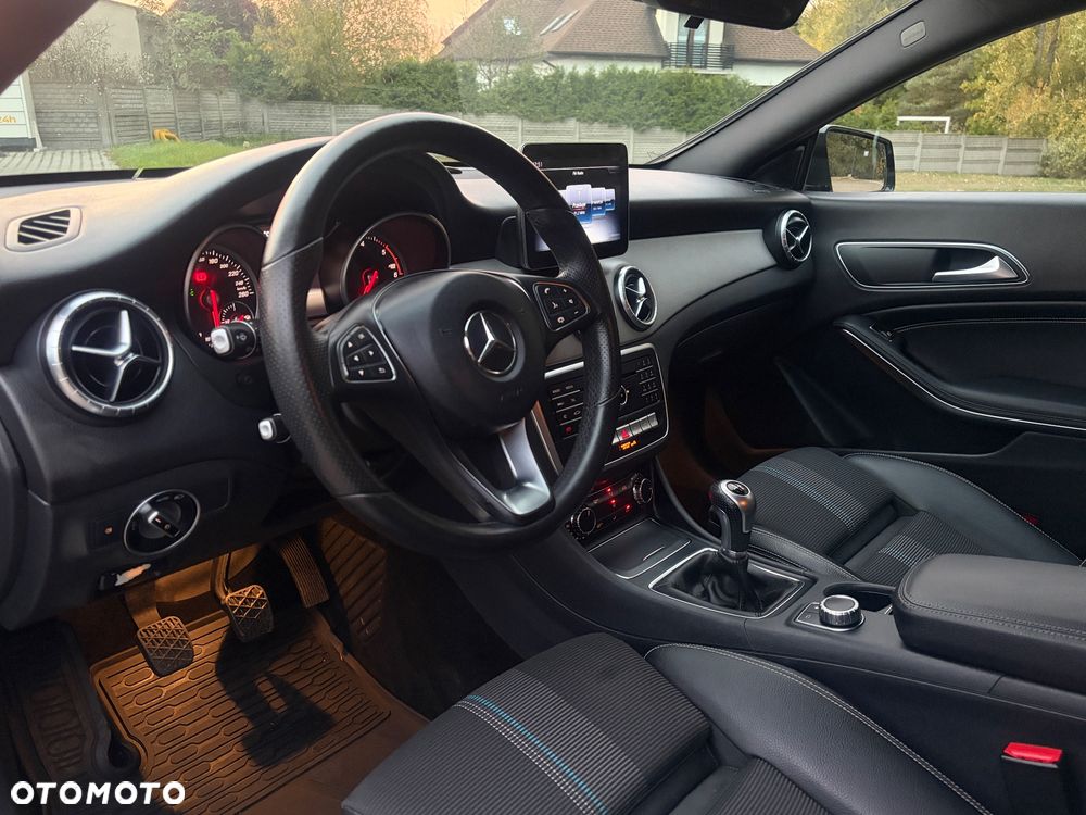 Mercedes-Benz CLA 200 d Urban - 8