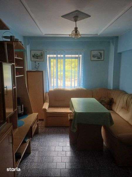 Apartament de vanzare 2 camere decomantate si boxa la subsol — fotografia 1