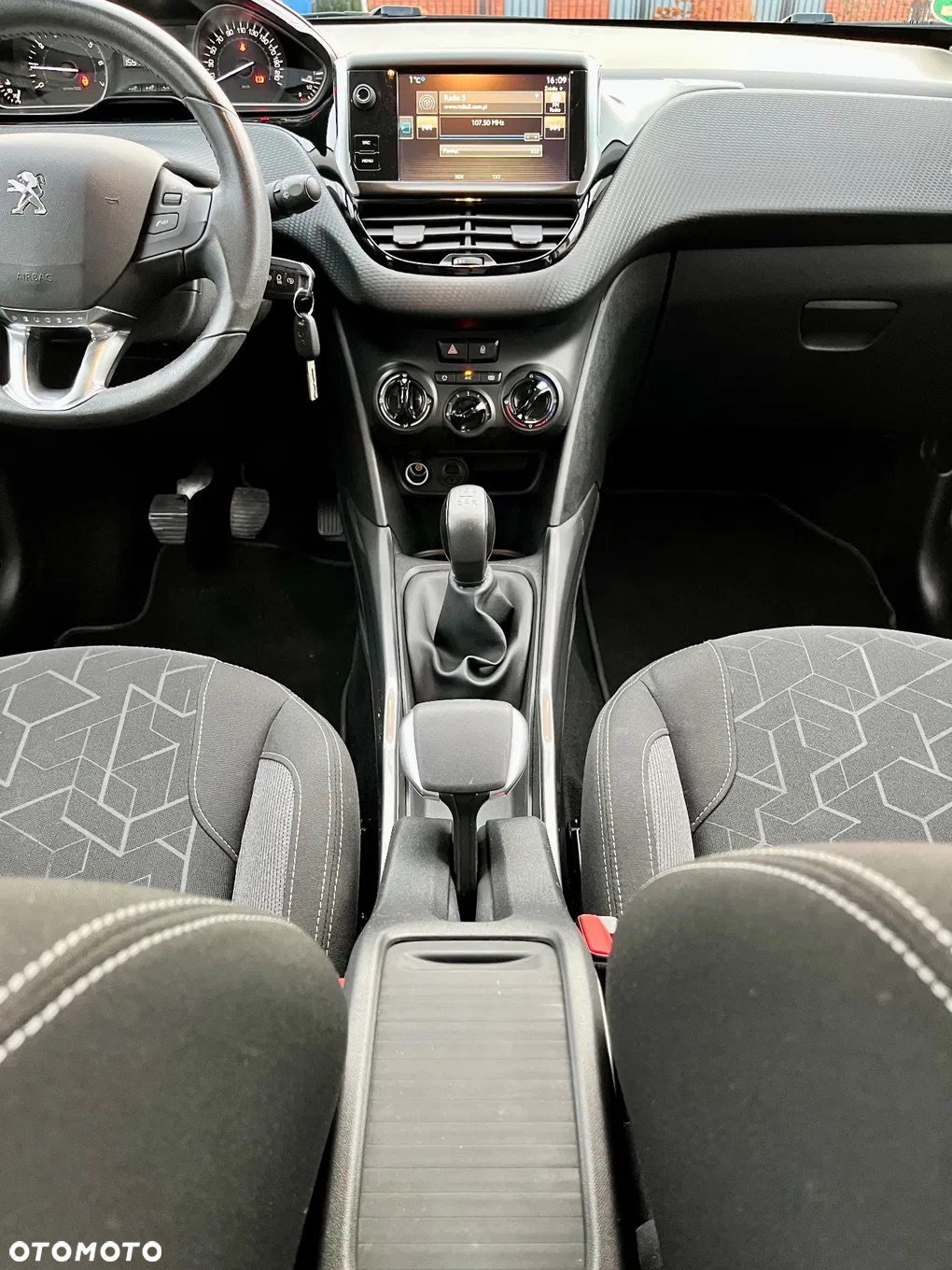 Peugeot 2008 1.2 Pure Tech Style S&S - 14