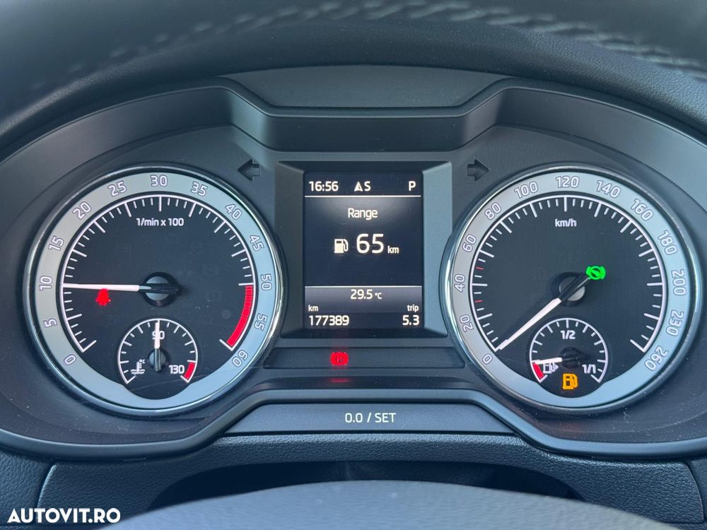 Skoda Octavia 1.6 TDI DSG Style - 22