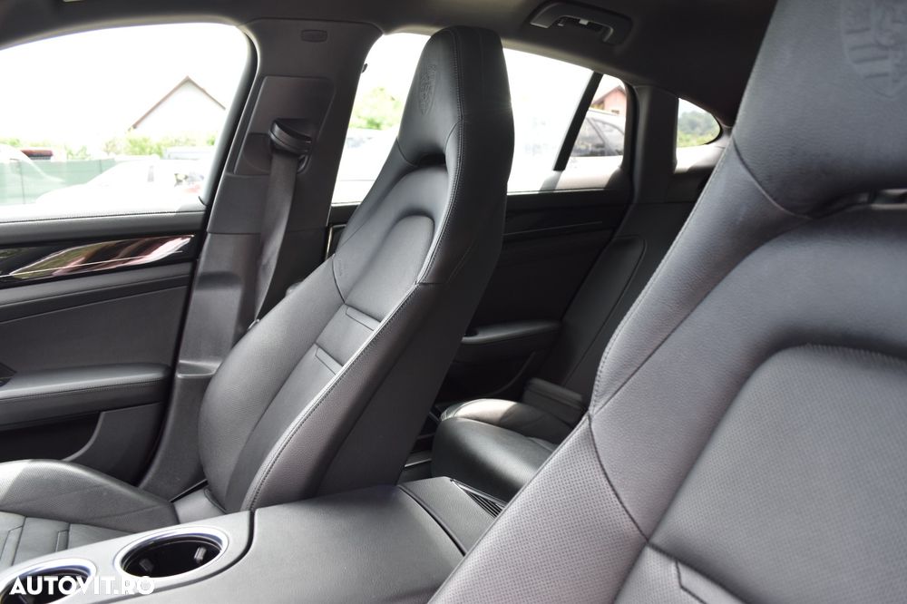 Porsche Panamera - 17
