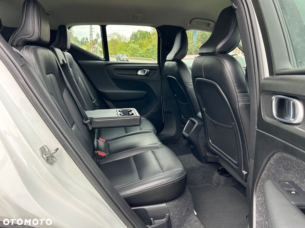 Volvo XC 40 T5 AWD Momentum Pro - 16