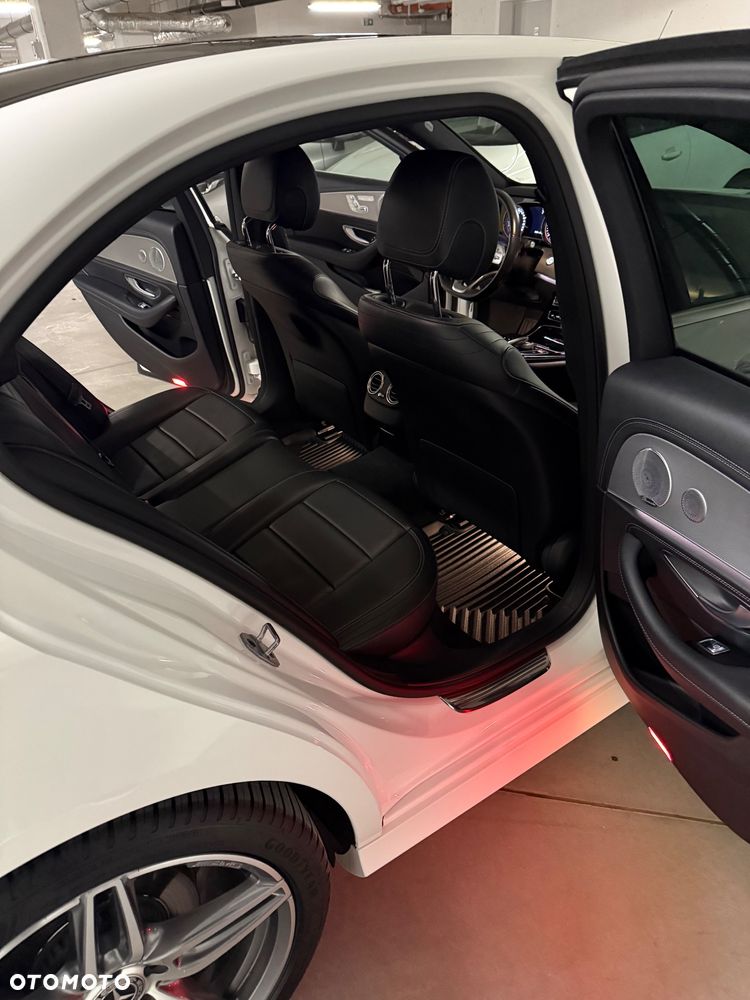 Mercedes-Benz Klasa E 220 d 4-Matic 9G-TRONIC - 17