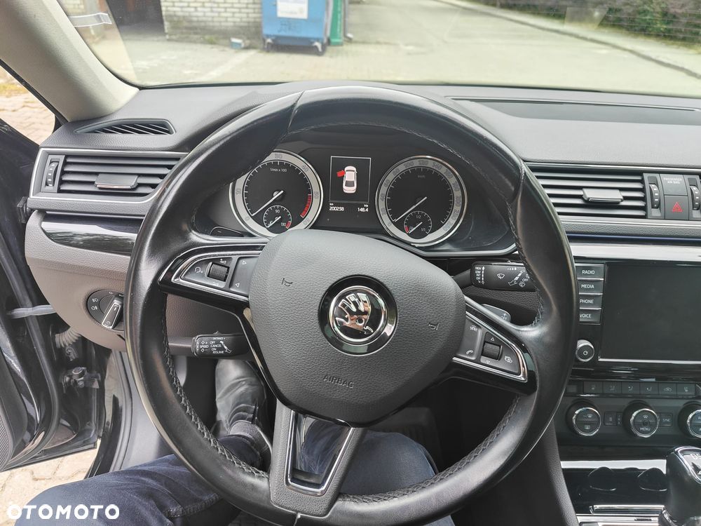 Skoda Superb 2.0 TDI 4x4 L&K DSG - 5