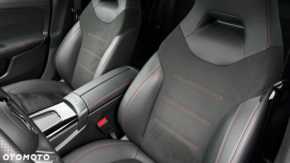 Mercedes-Benz CLA 200 mHEV AMG Line 7G-DCT - 12