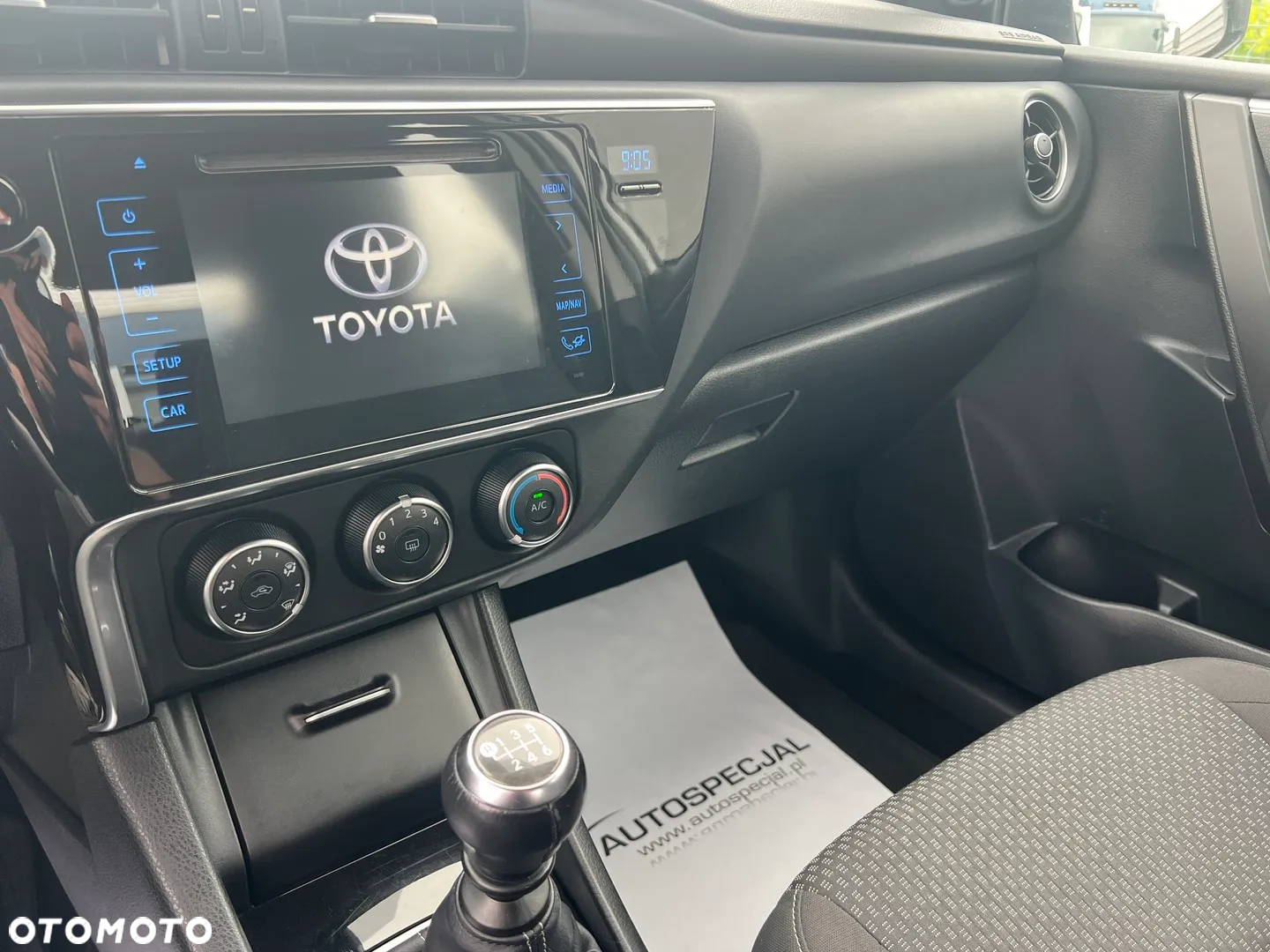 Toyota Corolla 1.6 Classic Plus - 15