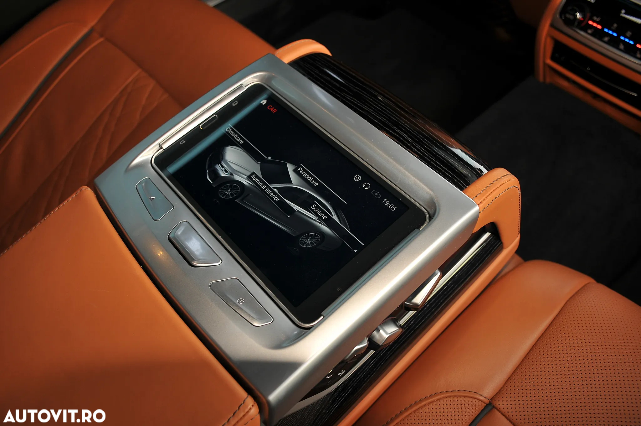 BMW Seria 7 745Le xDrive AT PHEV - 31