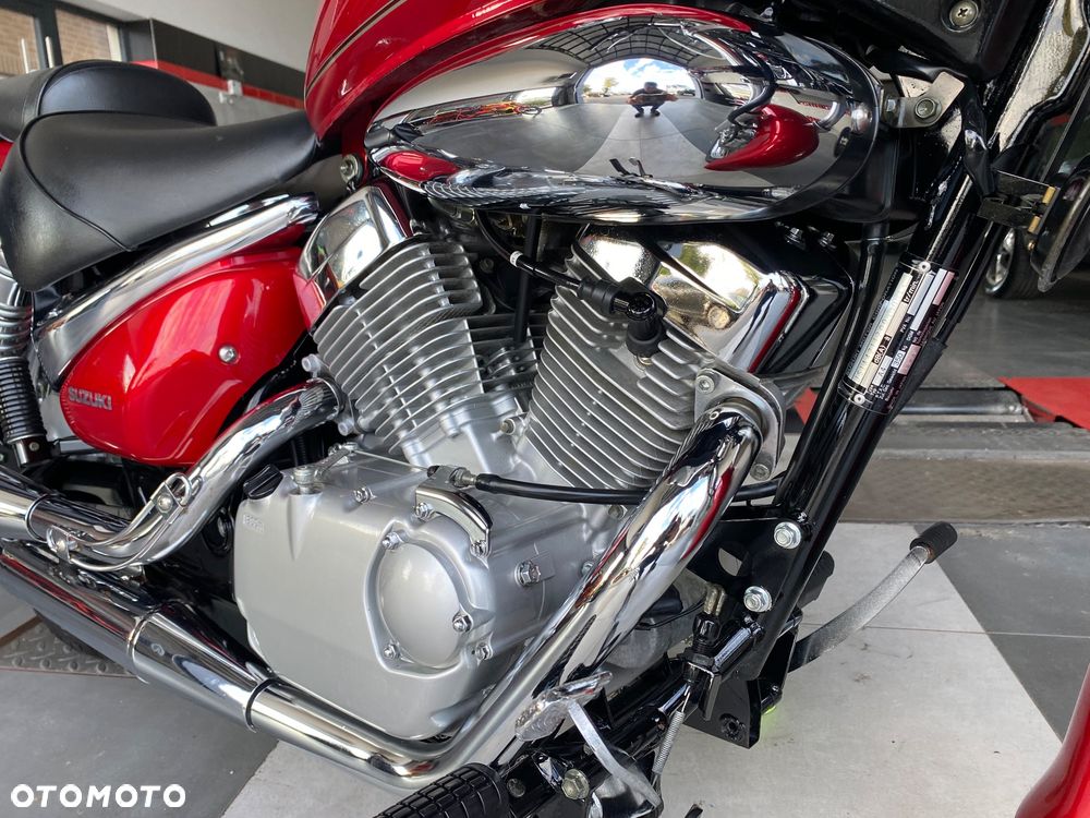 Suzuki Intruder - 15