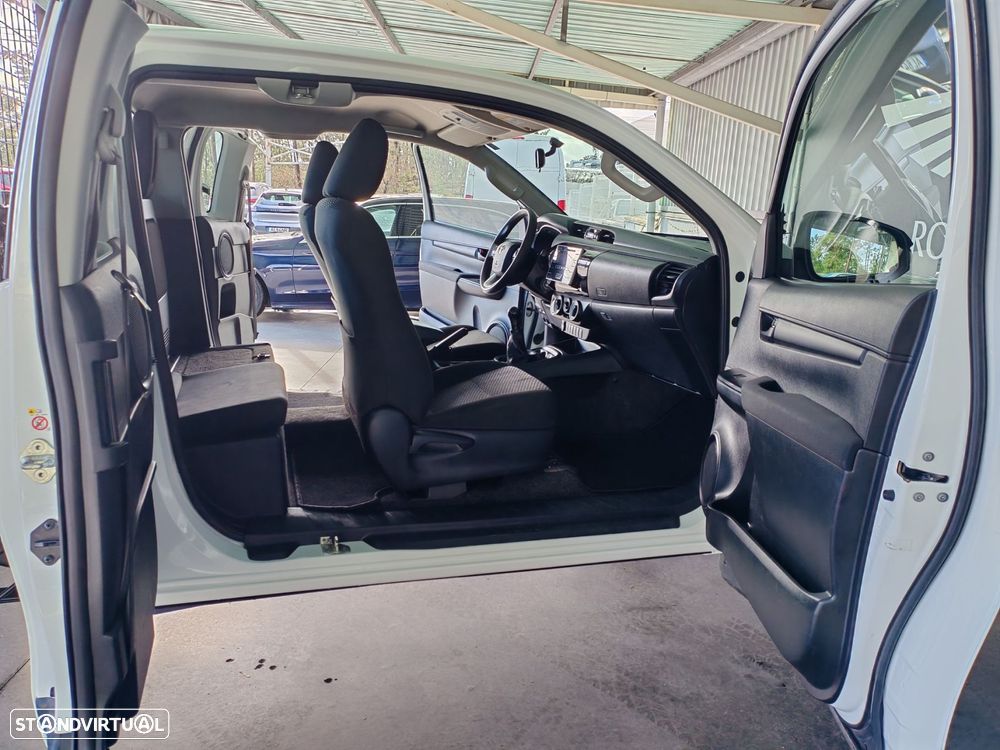 Toyota Hilux - 12