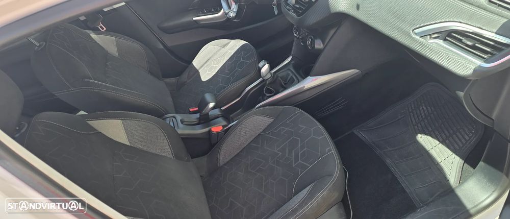 Peugeot 2008 1.2 PureTech Style - 9