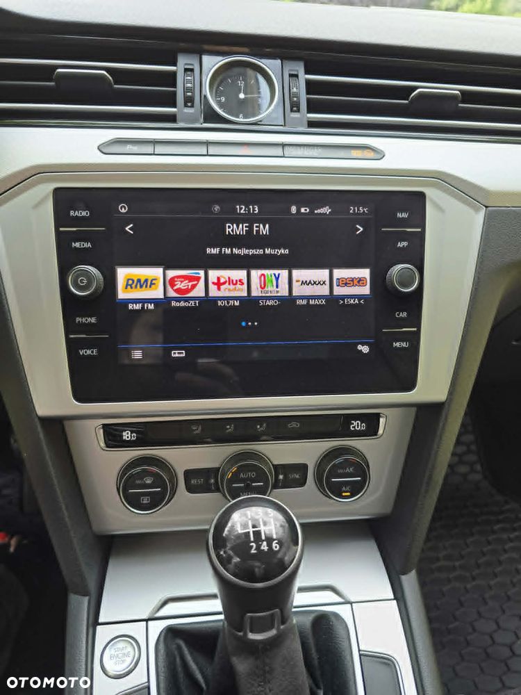 Volkswagen Passat 2.0 TDI SCR Comfortline - 19