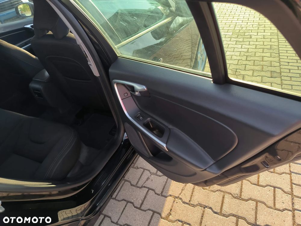 Volvo V60 D2 Drive-E Dynamic Edition (Kinetic) - 23