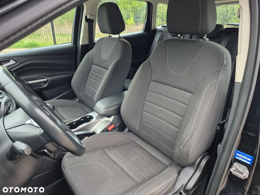 Ford Kuga 1.6 EcoBoost 2x4 Titanium - 25