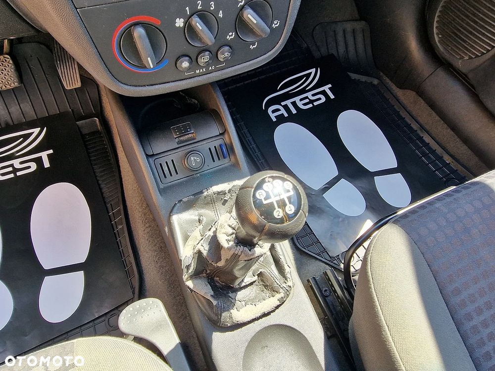 Opel Corsa 1.2 16V - 13