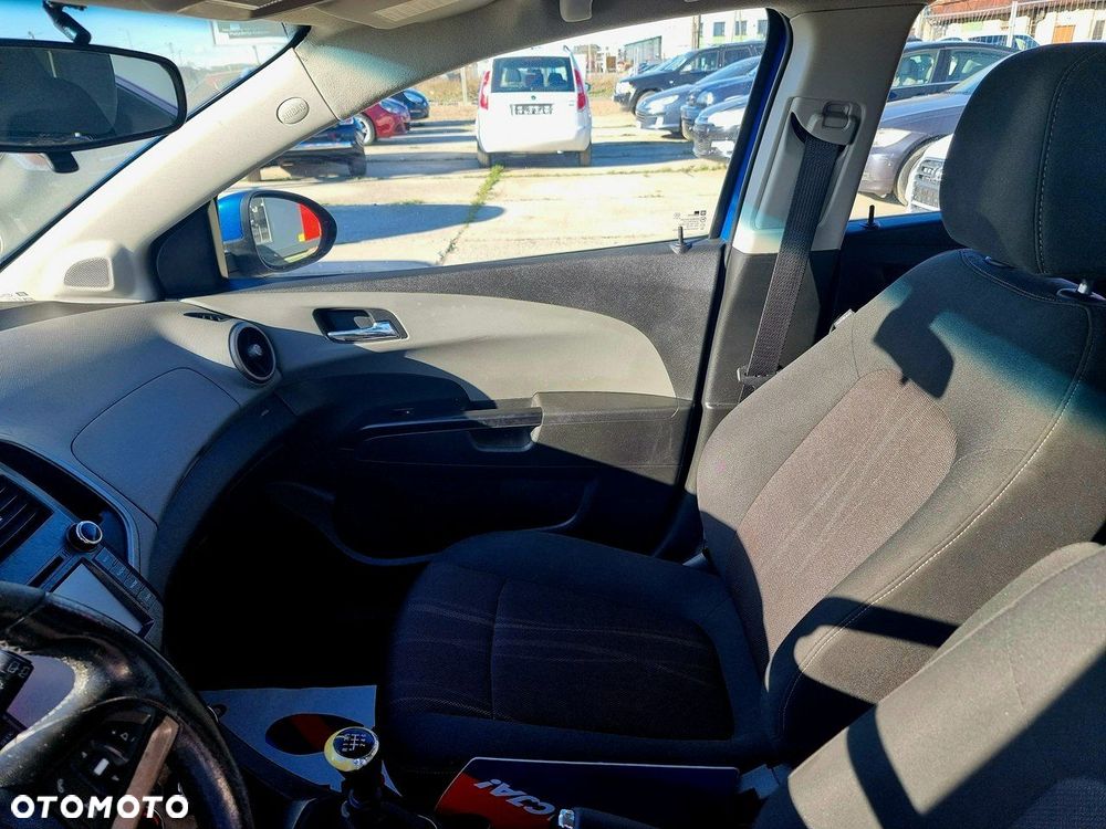 Chevrolet Aveo - 11