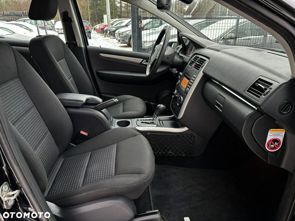 Mercedes-Benz Klasa B 180 Autotronic - 26