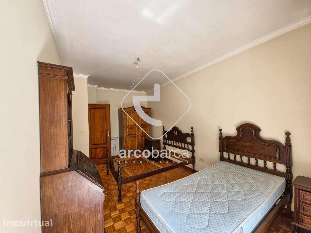Moradia de 3 Pisos no Centro de Ponte da Barca com Aquecimento Central - Grande imagem: 4/25