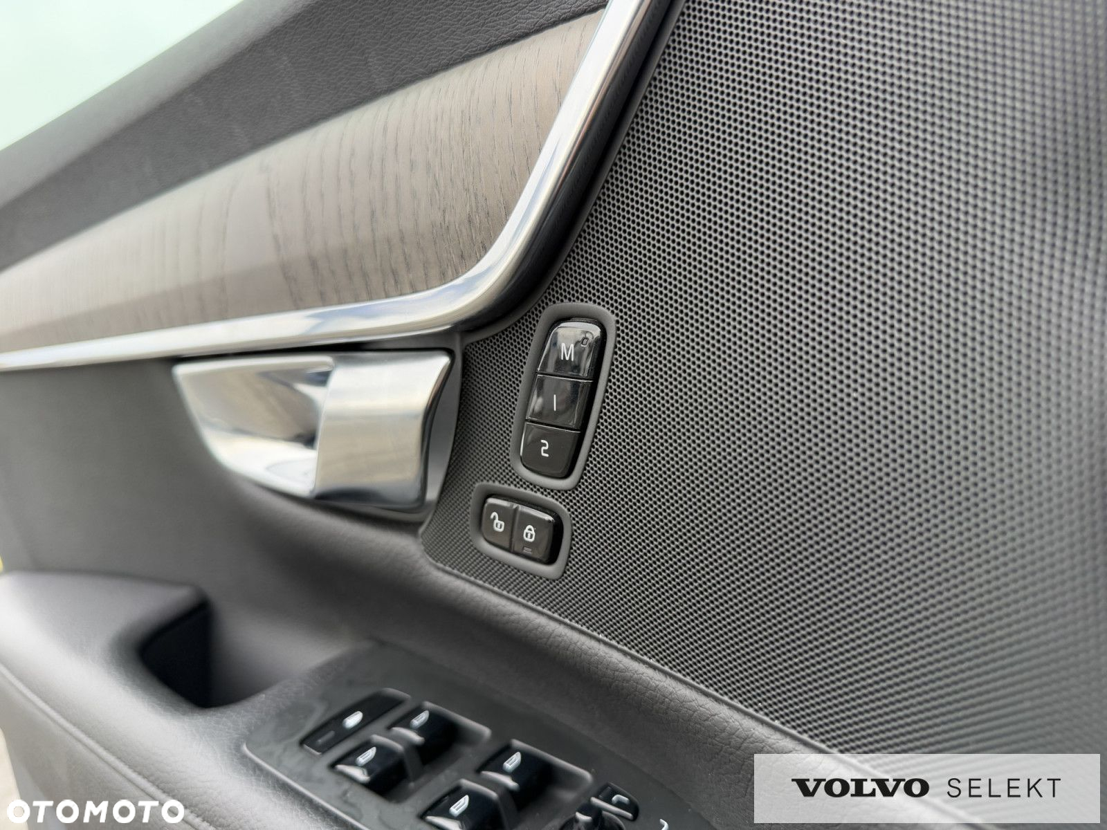 Volvo V90 Cross Country - 17