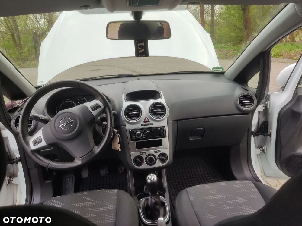 Opel Corsa 1.2 16V Cosmo - 25