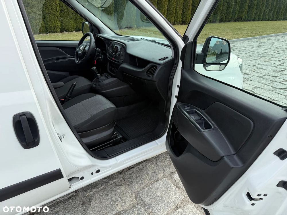 Fiat Doblo Furgon 1035 Kg Ładowność - 15