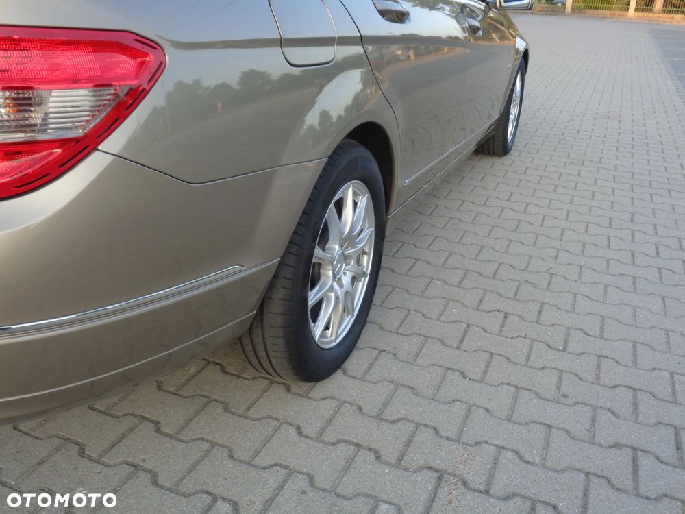 Mercedes-Benz Klasa C 200 (BlueEFFICIENCY) Avantgarde - 33
