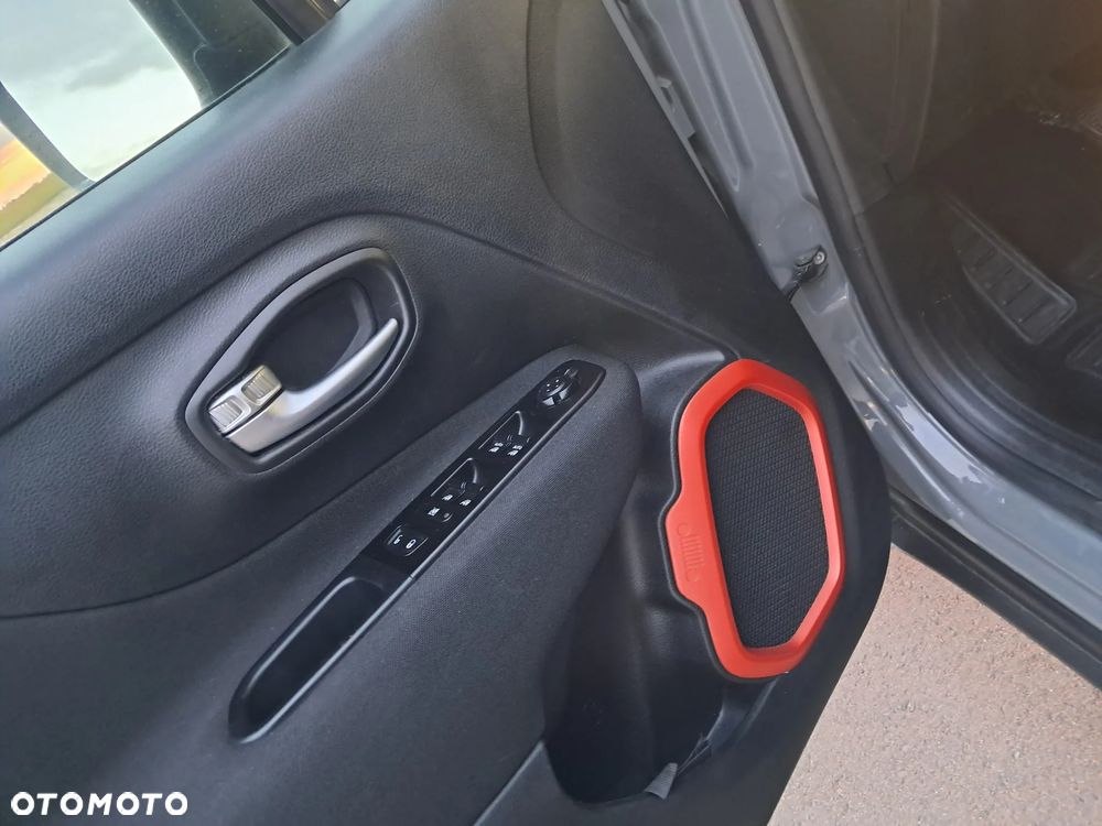 Jeep Renegade - 31