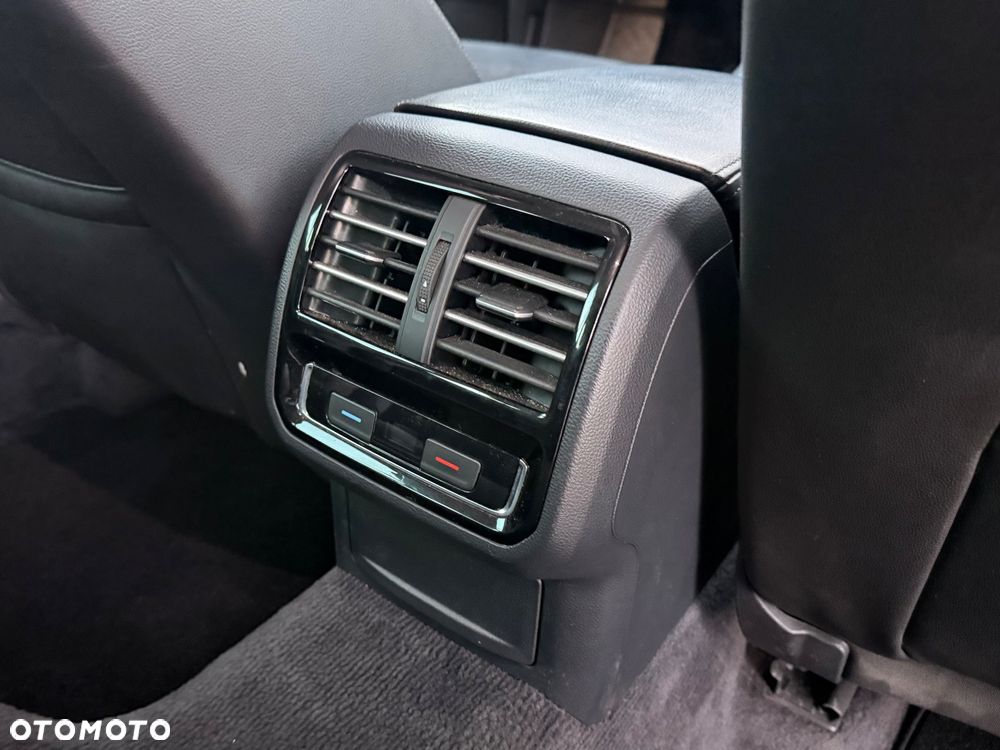Volkswagen Passat - 21