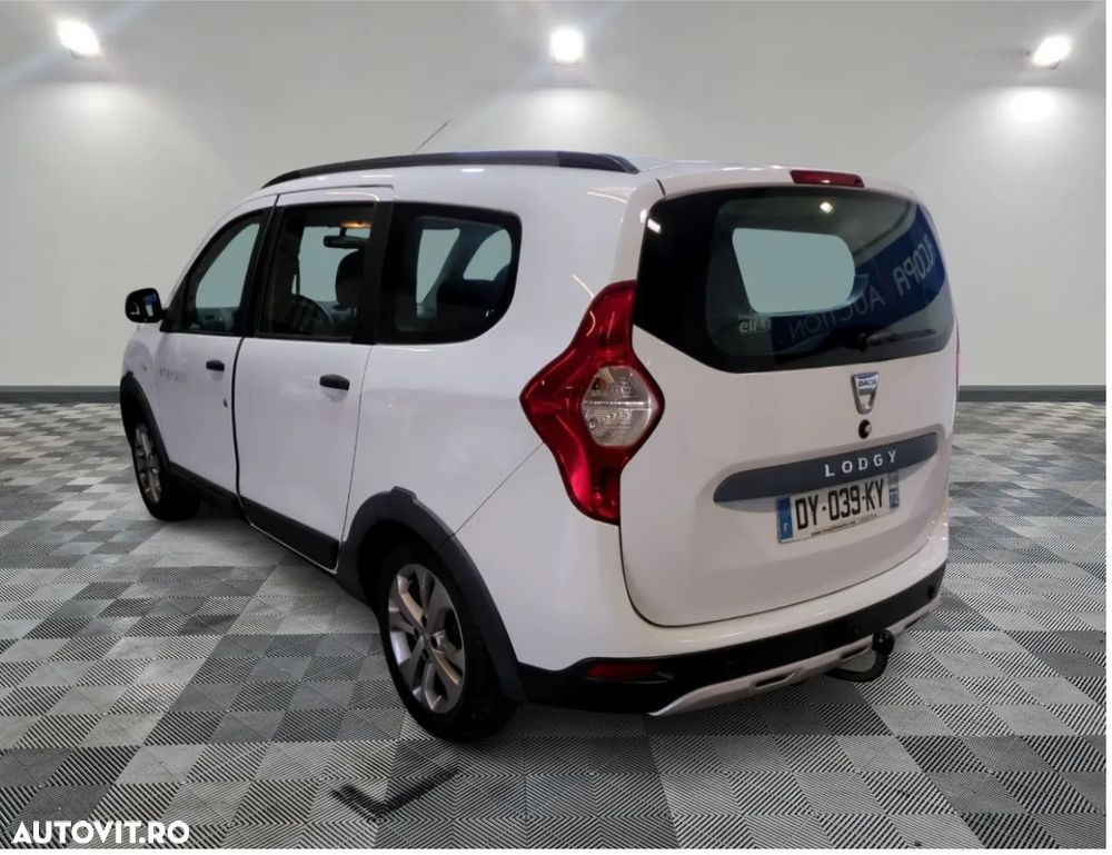 Dacia Lodgy TCe 115 Stepway - 4