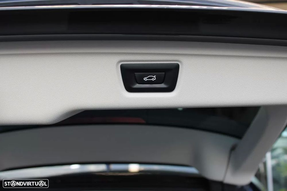 BMW 320 d Line Sport Auto — fotografia 11