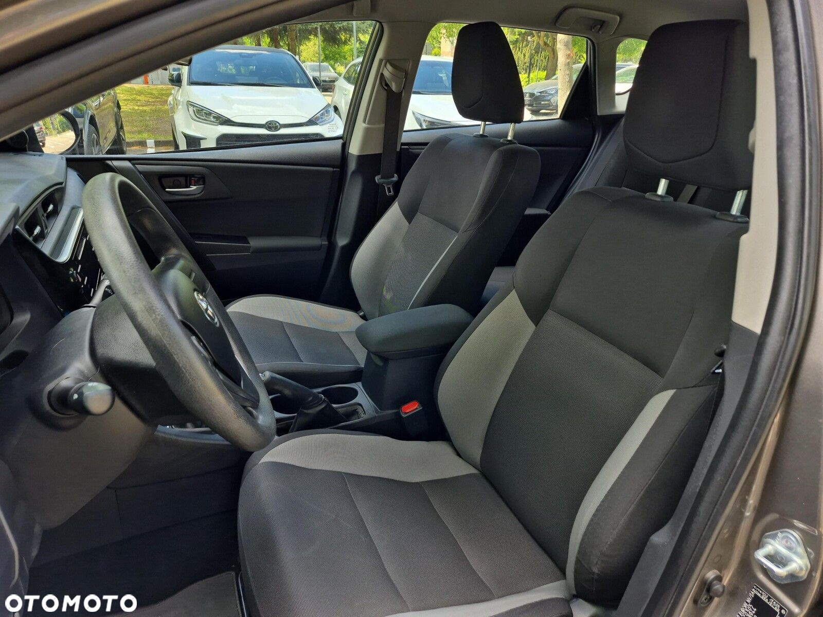 Toyota Auris 1.6 Active - 9