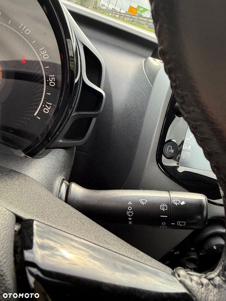 Toyota Aygo x-play - 30