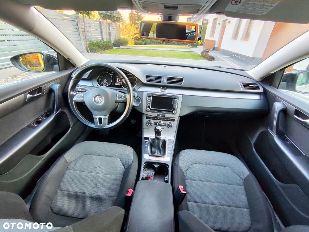 Volkswagen Passat - 26