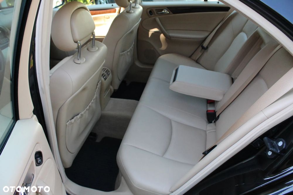 Mercedes-Benz Klasa C 180 Kompressor Elegance Sport Edition - 13
