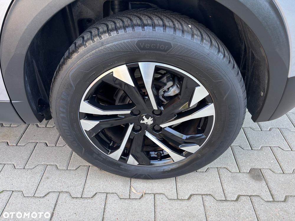 Peugeot 2008 PureTech 130 GT Pack - 22