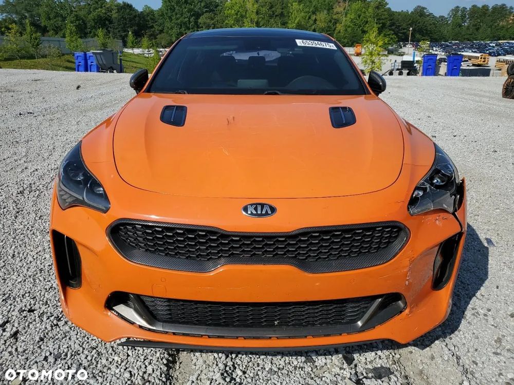 Kia Stinger - 3