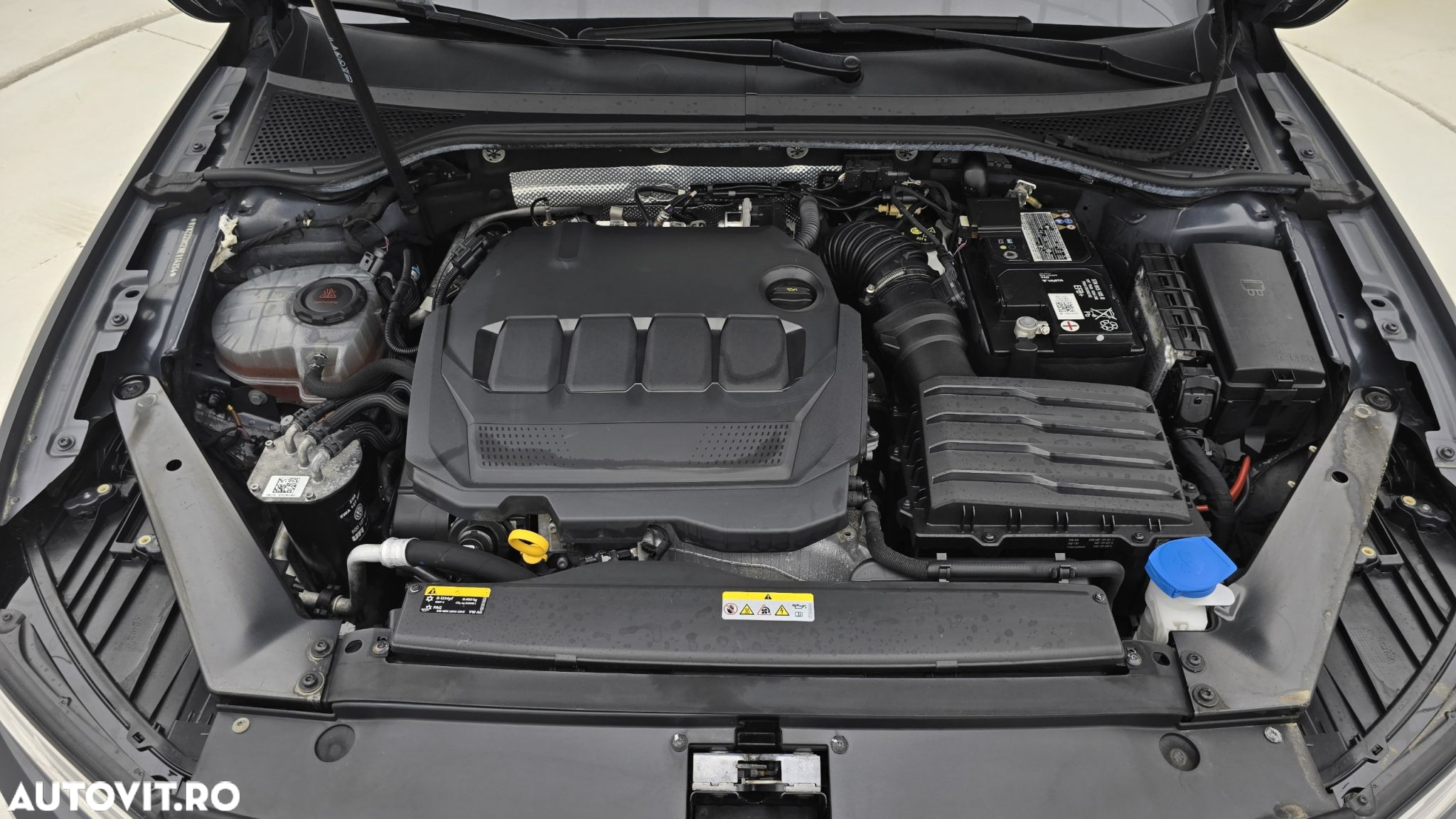 Volkswagen Passat 2.0 TDI DSG Comfortline - 24