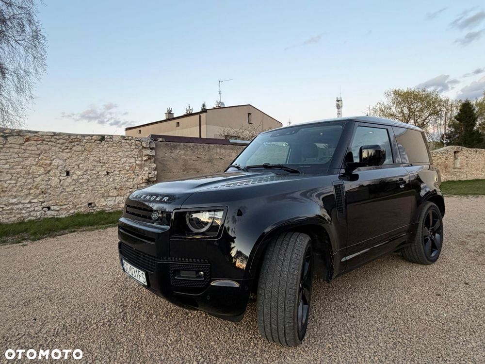 Land Rover Defender - 1