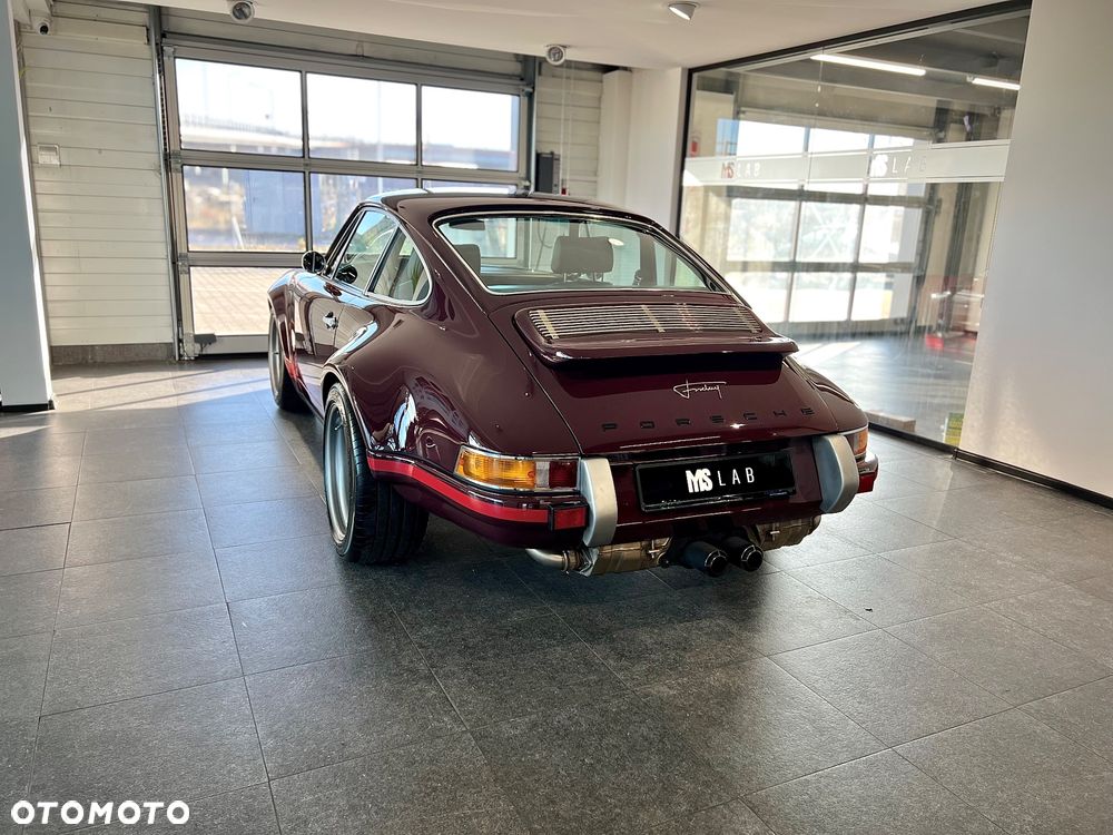 Porsche 911 Carrera 2 - 3