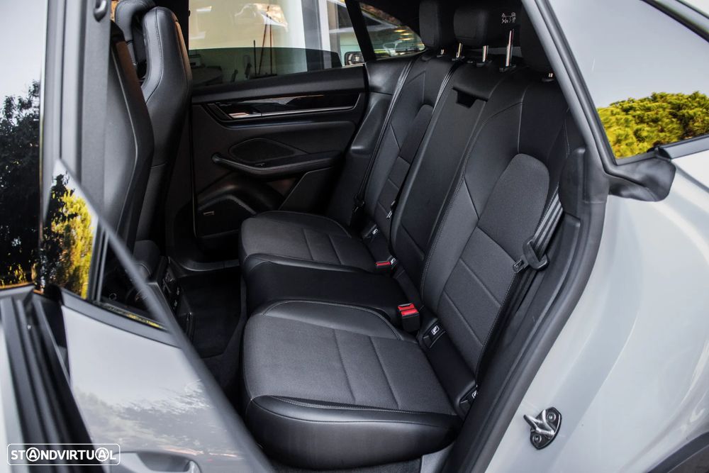 Porsche Macan Electric 4 - 30