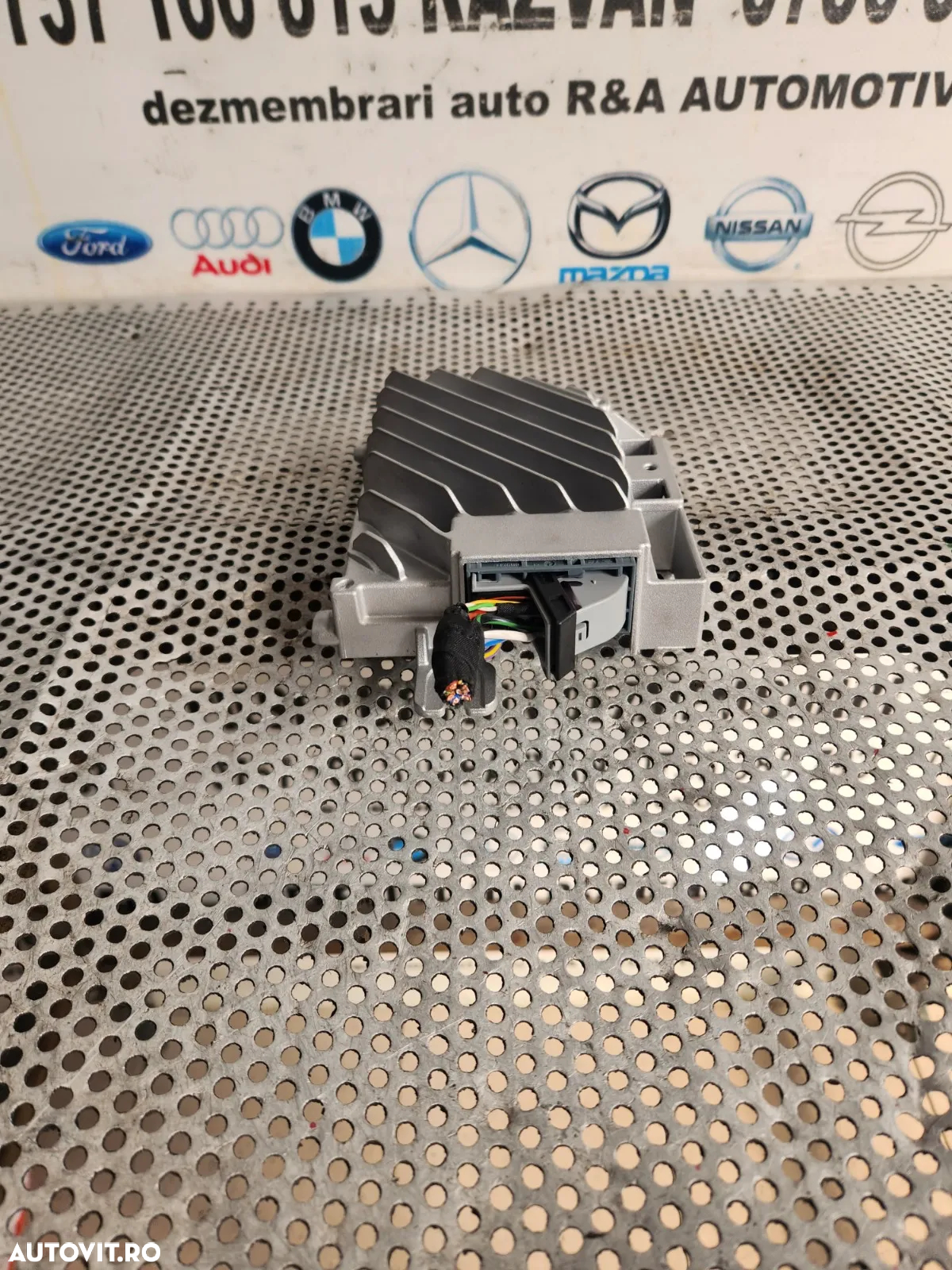 Amplificator Top-Hifi Harma Kardon Bmw G20 G21 G22 G23 G26 G28 G29 G42 M2 M3 M4 Cod 5A38AB8 Dezmembrez Bmw - Dezmembrari Arad - 5