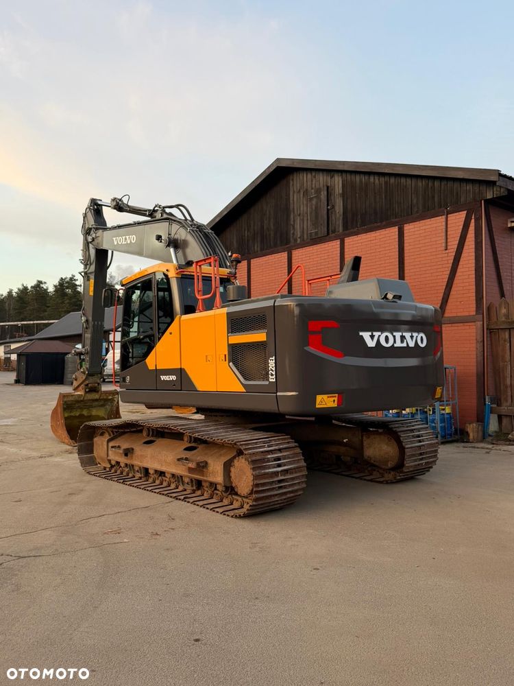 Volvo EC220EL - 11